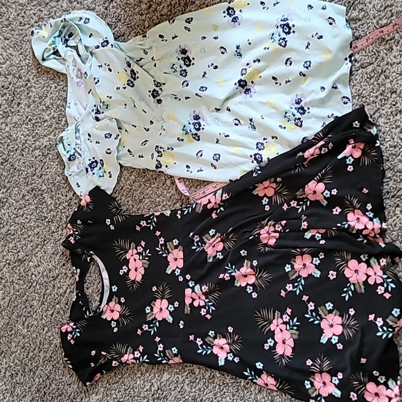 2 EPIC THREADS STRETCHY FLORAL DRESSES - Picture 9 of 9